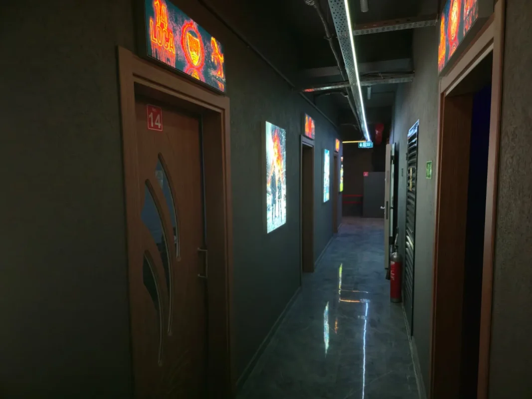 VIP PlayStation Cafe numaralı loca kapısı Halkalı