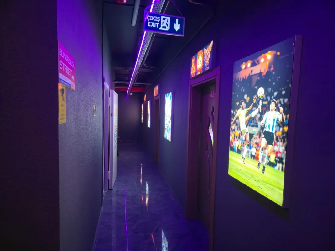Halkalı VIP PlayStation Cafe loca koridoru
